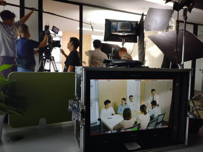 宾阳县TVC拍摄公司：科技产品视觉化大师，诠释未来感与功能美学